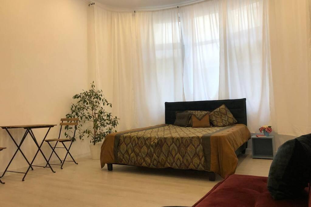 Апартаменты Outstanding 3Br Ultracentral Cityview Balcony Aaa Бухарест Экстерьер фото